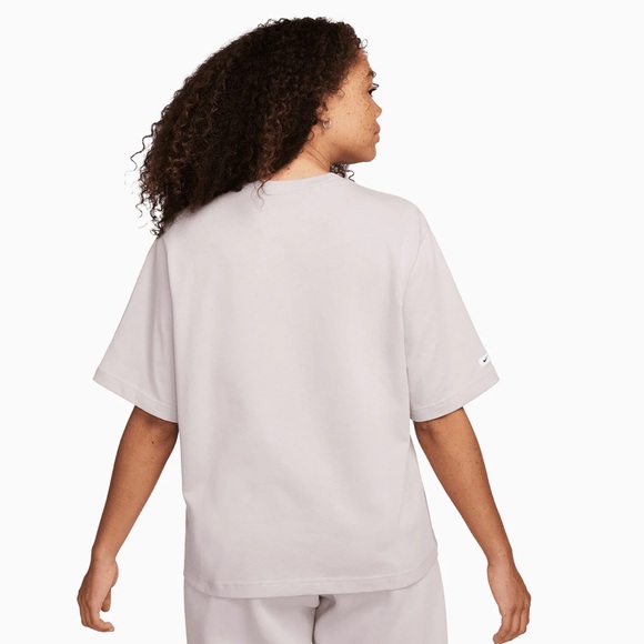 Nike Sportswear Classic Women’s T-Shirt - Picture 3 of 11
